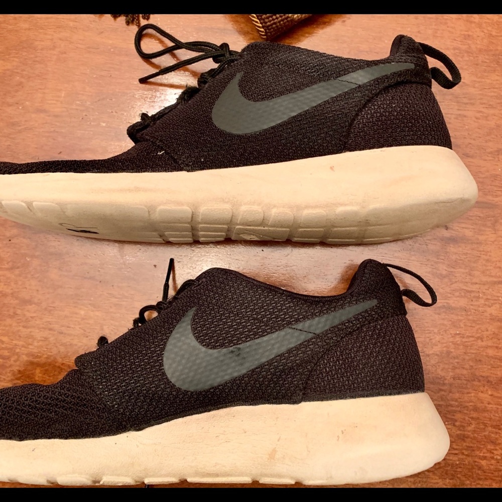 . SOLD.  Men’s Nike Roshe One Casual Shoes